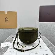 Colestore Alaia Le Click Leather-Trimmed Nubuck Shoulder Bag Green 20x11x17cm - 1