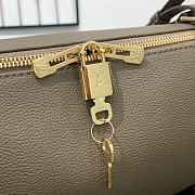 Colestore Louis Vuitton Express PM Smoke M26360 26 x 17 x 13.5 cm - 5