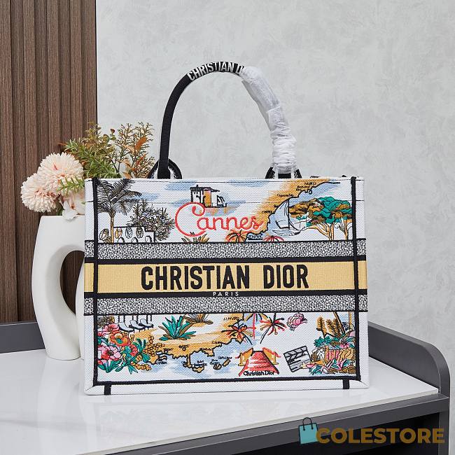 Colestore Dior Souvenir Medium Dior Book Tote Natural Raffia and Multicolour 36cm - 1