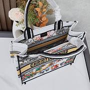 Colestore Dior Souvenir Medium Dior Book Tote Natural Raffia and Multicolour 36cm - 5