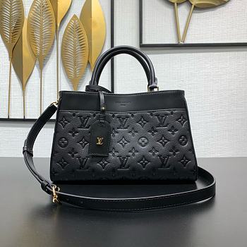 Colestore Louis Vuitton Avenue PM Black M25577 30 x 19.5 x 12cm