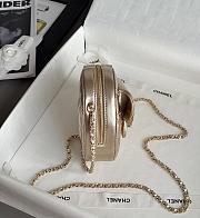 Colestore Chanel Gold Mini CC in Love Heart Crossbody Golden 12x13x5.5cm - 3