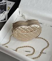 Colestore Chanel Gold Mini CC in Love Heart Crossbody Golden 12x13x5.5cm - 2