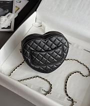 Colestore Chanel Gold Mini CC in Love Heart Crossbody Black 12x13x5.5cm - 3