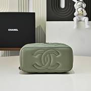 Colestore Chanel Vanity Rectangular Top Handle So Green Lambskin 17cm - 6
