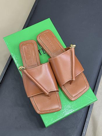 Colestore Bottega Veneta Solstice Flat Thong Sandals Brown