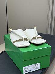 Colestore Bottega Veneta Solstice Flat Thong Sandals White - 2