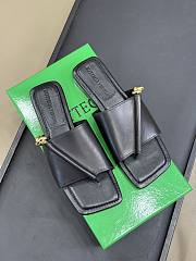 Colestore Bottega Veneta Solstice Flat Thong Sandals Black - 1