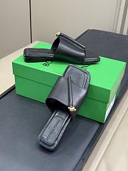 Colestore Bottega Veneta Solstice Flat Thong Sandals Black - 4