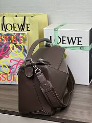 Colestore Loewe Large Featherlight Puzzle Bag in Nappa Lambskin 33x14.7x21.5cm - 4