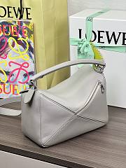 Colestore Loewe Small Featherlight Puzzle Bag in Nappa Lambskin Shell Grey 24x10.5x16.5cm - 6