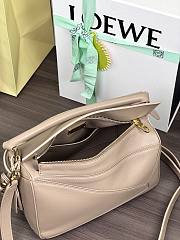 Colestore Loewe Small Featherlight Puzzle Bag in Nappa Lambskin Beige 24x10.5x16.5cm - 2