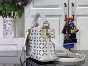 Colestore Louis Vuitton Capucines Mini White Lily 14 x 8 x 21cm - 6