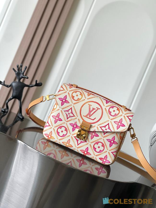 Colestore Louis Vuitton LV By The Pool Pochette Métis Coral 25 x 19 x 7 cm - 1