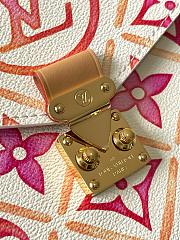 Colestore Louis Vuitton LV By The Pool Pochette Métis Coral 25 x 19 x 7 cm - 2