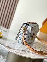 Colestore Louis Vuitton LV By The Pool Pochette Métis Blue 25 x 19 x 7 cm - 6