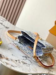 Colestore Louis Vuitton LV By The Pool Pochette Métis Blue 25 x 19 x 7 cm - 5