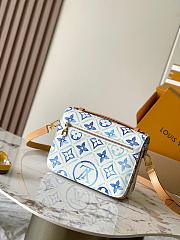 Colestore Louis Vuitton LV By The Pool Pochette Métis Blue 25 x 19 x 7 cm - 3