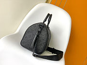 Colestore Louis Vuitton Keepall Bandouliere 35 Monogram Eclipse Black 34 x 21 x 16 cm - 6