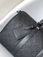 Colestore Louis Vuitton Keepall Bandouliere 35 Monogram Eclipse Black 34 x 21 x 16 cm - 4