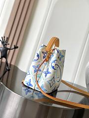 	 Colestore Louis Vuitton LV By The Pool NeoNoe BB M25315 Blue 20x20x13cm - 6