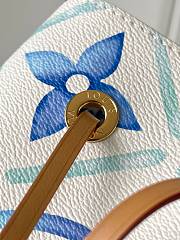 	 Colestore Louis Vuitton LV By The Pool NeoNoe BB M25315 Blue 20x20x13cm - 2