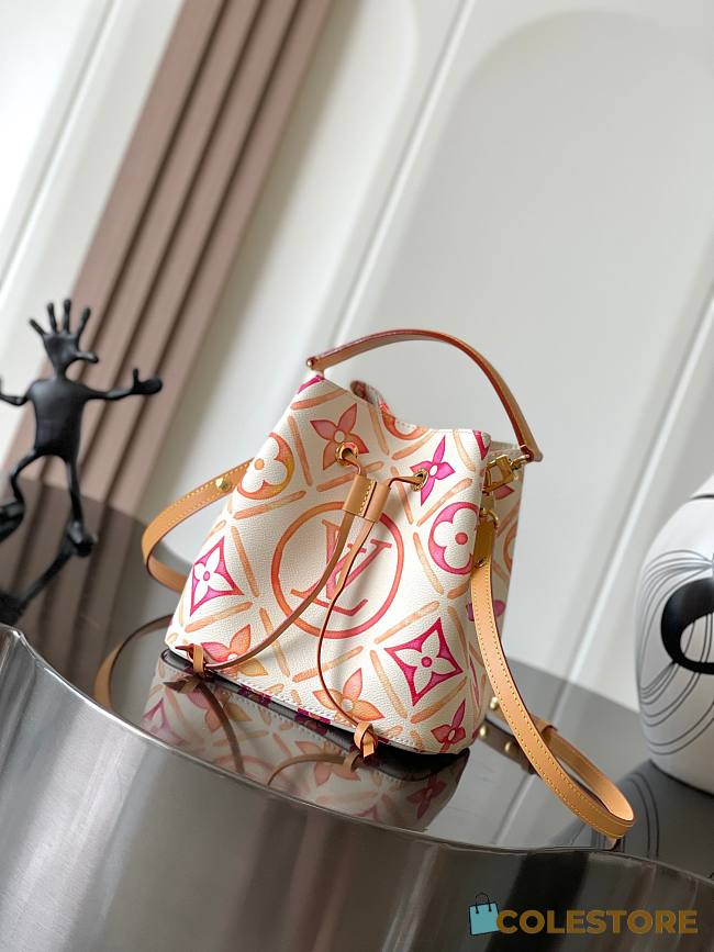 	 Colestore Louis Vuitton LV By The Pool NeoNoe BB Coral 20x20x13cm - 1