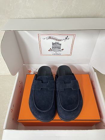 Colestore Hermes Suede Mules with H Cut-out Navy