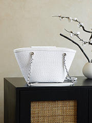 Colestore Chanel Shopping Bag White raffia & White leather (Cruise 25/26) 14x39x22cm - 5