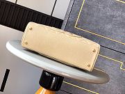 Colestore Chanel Small Bowling Bag in Beige Caviar Leather with Embossed CC 25x7x15cm - 6