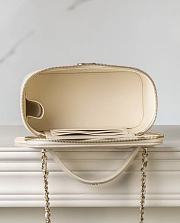 	 Colestore Chanel Cultch With Chain Light Ivory Lambskin Gold Tone Metal 9.5x17x8cm - 6