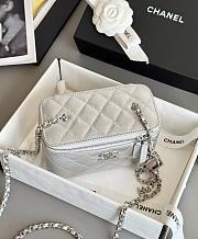 Colestore Chanel Silver Metallic Quilted Caviar Vanity Bag With Chain 9.5x17x8cm - 5