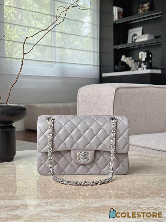 	 Colestore Chanel Light Grey Quilted Lambskin Leather Classic 14.5x23x6cm - 1