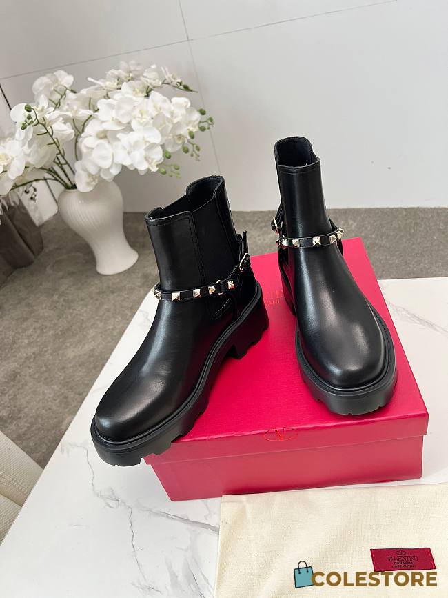 Colestore Valentino Garavani Rockstud Chelsea Boots with Studs Black - 1
