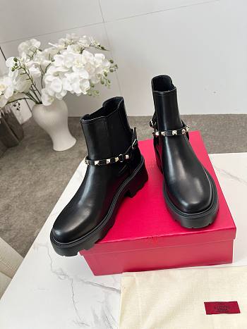 Colestore Valentino Garavani Rockstud Chelsea Boots with Studs Black