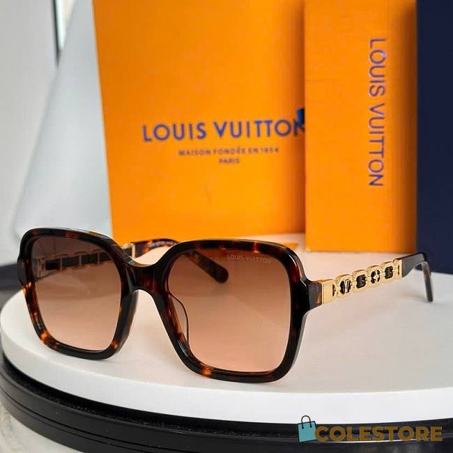 Colestore Louis Vuitton My LV Chain Braided Maxi Square Glasses size 56x20x145cm - 1