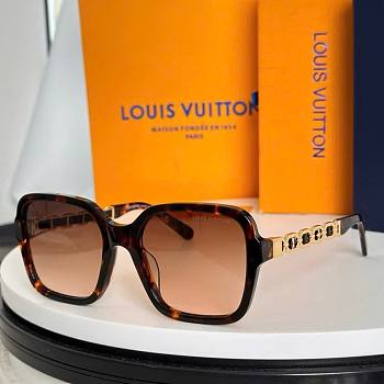 Colestore Louis Vuitton My LV Chain Braided Maxi Square Glasses size 56x20x145cm
