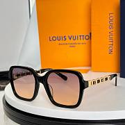 Colestore Louis Vuitton My LV Chain Braided Maxi Square Glasses size 56x20x145cm - 3