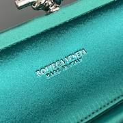 Colestore Bottega Veneta Knot Box Clutch Bag in Green 25x10x5cm - 2