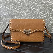 Colestore Valentino Garavani Small Rockstud Grainy Calfskin Crossbody Bag Almond 22.5x15x6cm - 1