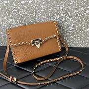 Colestore Valentino Garavani Small Rockstud Grainy Calfskin Crossbody Bag Almond 22.5x15x6cm - 3