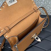Colestore Valentino Garavani Small Rockstud Grainy Calfskin Crossbody Bag Almond 22.5x15x6cm - 2