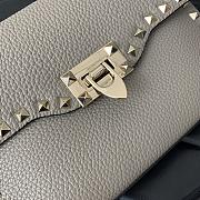 Colestore Valentino Garavani Small Rockstud Grainy Calfskin Crossbody Bag Grey 22.5x15x6cm - 4