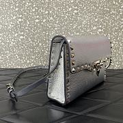 	 Colestore Valentino Garavani Small Rockstud Grainy Calfskin Crossbody Bag Silver 22.5x15x6cm - 3