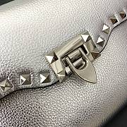 	 Colestore Valentino Garavani Small Rockstud Grainy Calfskin Crossbody Bag Silver 22.5x15x6cm - 2
