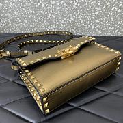 	 Colestore Valentino Garavani Small Rockstud Grainy Calfskin Crossbody Bag Gold 22.5x15x6cm - 4
