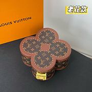 Colestore Louis Vuitton Blooming Box Monogram Coated Canvas Brown 24.3 x 24.3 x 10.3 cm - 1