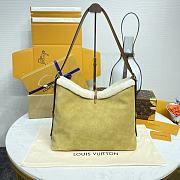 Colestore Louis Vuitton CarryAll PM Mahina Beige Suede Leather 29x12x24cm - 4