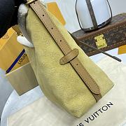 Colestore Louis Vuitton CarryAll PM Mahina Beige Suede Leather 29x12x24cm - 3