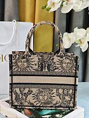 Colestore Dior Book Tote Bag Astrological/Sun & Moon Beige and Black Embroidery Motif 26.5 x21 x14 cm - 6